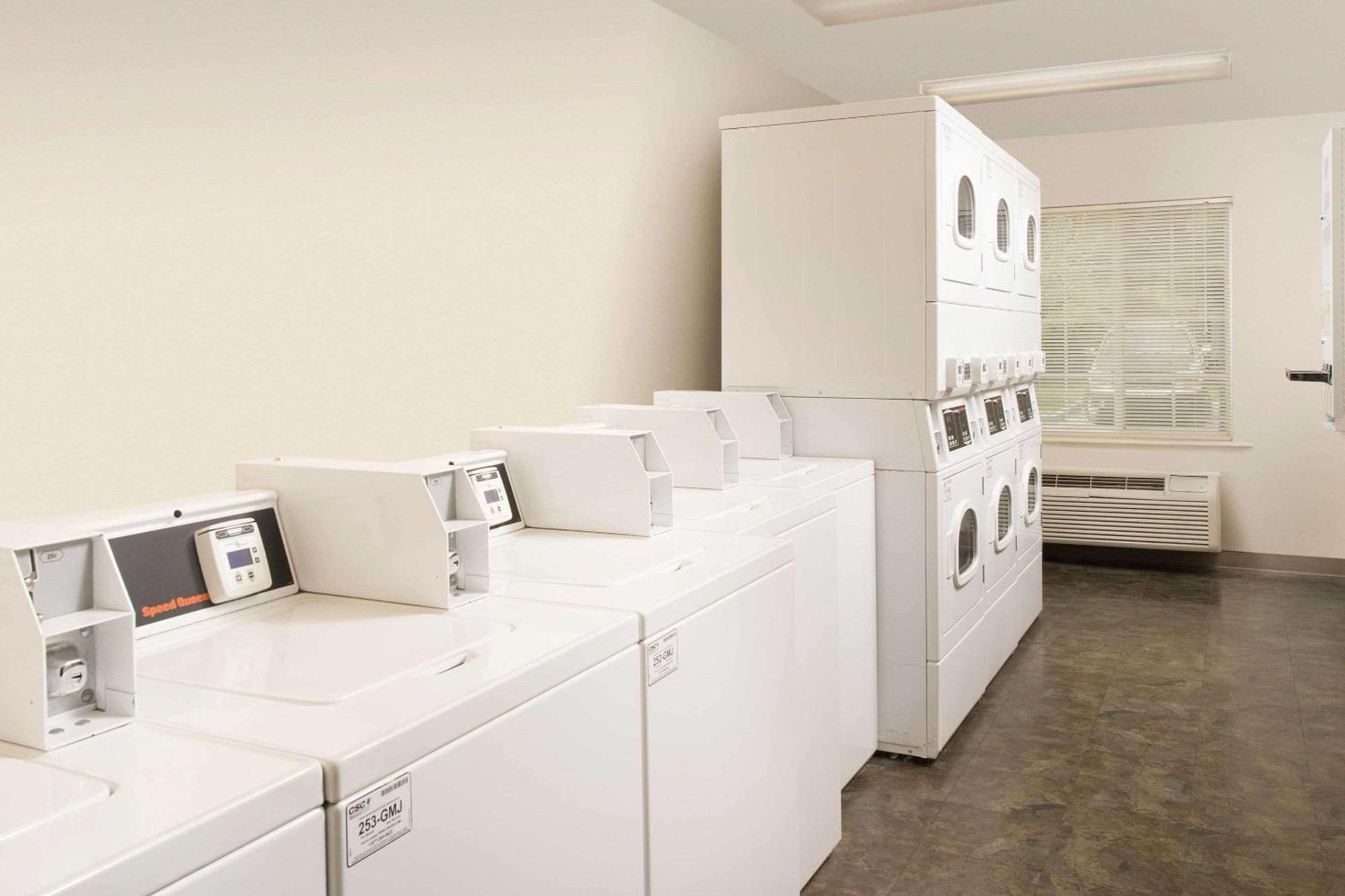Woodspring Suites Savannah Garden City Esterno foto